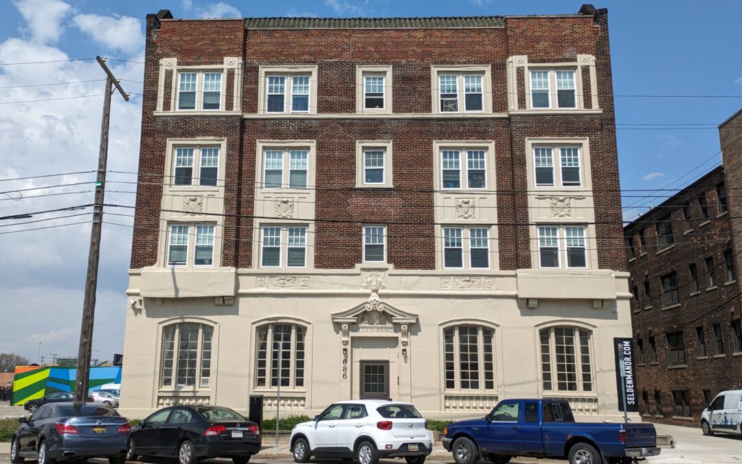 Selden Manor